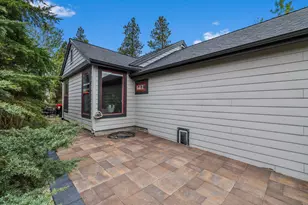 61578 Devils Lake Dr, Bend, OR 97702 - Photo 24