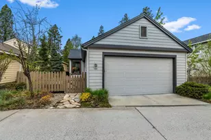 61578 Devils Lake Dr, Bend, OR 97702 - Photo 26
