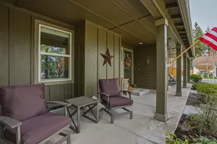 950 N Hindeman St, Sisters, OR 97759 - Photo 2