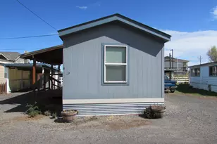 1833 SW Canal Blvd, Redmond, OR 97756 - Photo 2