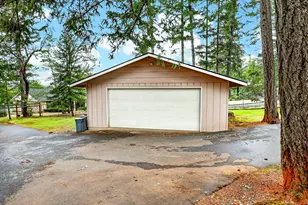 185 October Ln, Merlin, OR 97532 - Photo 2