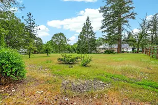 185 October Ln, Merlin, OR 97532 - Photo 6
