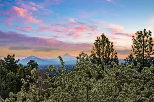 1265 NW Remarkable Dr, Bend, OR 97703 - Photo 8
