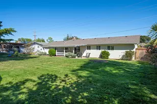 2372 E McAndrews Rd, Medford, OR 97504 - Photo 14