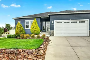 1723 Luxor Ln, Medford, OR 97504 - Photo 6
