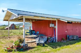 14717 Oregon 62, Eagle Point, OR 97524 - Photo 10
