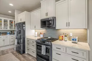 221 Skyhawk Dr, Eagle Point, OR 97524 - Photo 14