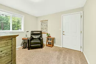 1230 Westmont Dr, Jacksonville, OR 97530 - Photo 20