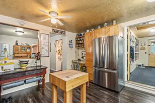 7771 Monument Dr, Grants Pass, OR 97526 - Photo 8