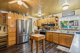 7771 Monument Dr, Grants Pass, OR 97526 - Photo 6