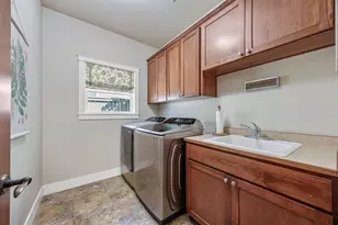 210 Bellerive Dr, Eagle Point, OR 97524 - Photo 38