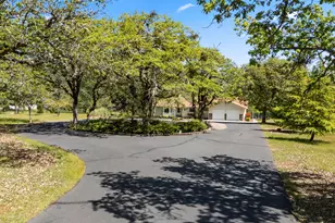 405 Crystal Dr, Grants Pass, OR 97527 - Photo 4