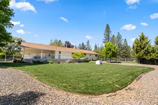 405 Crystal Dr, Grants Pass, OR 97527 - Photo 36