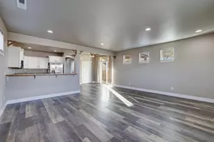 1525 SW 31st St, Redmond, OR 97756 - Photo 4