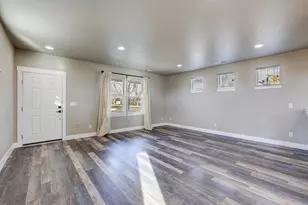 1525 SW 31st St, Redmond, OR 97756 - Photo 6
