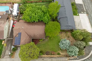 1888 NE Beacon Dr, Grants Pass, OR 97526 - Photo 40