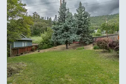 1888 NE Beacon Drive, Grants Pass, OR 97526 - Photo 36