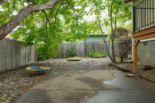 1888 NE Beacon Dr, Grants Pass, OR 97526 - Photo 26