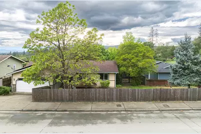 1888 NE Beacon Drive, Grants Pass, OR 97526 - Photo 38