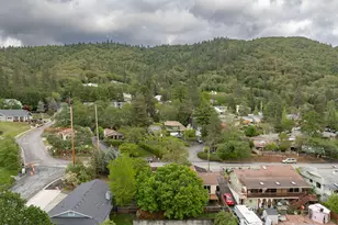 1888 NE Beacon Dr, Grants Pass, OR 97526 - Photo 42