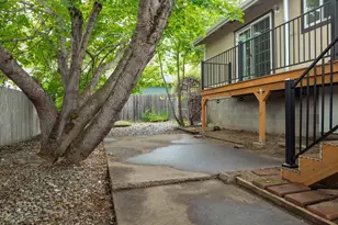 1888 NE Beacon Dr, Grants Pass, OR 97526 - Photo 24