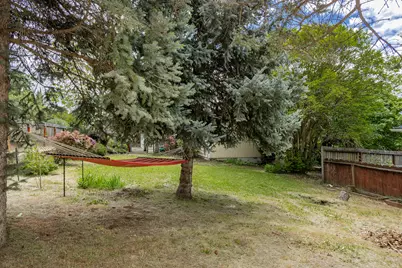 1888 NE Beacon Drive, Grants Pass, OR 97526 - Photo 32