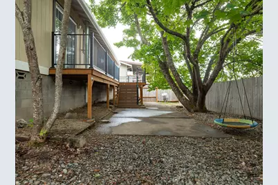 1888 NE Beacon Drive, Grants Pass, OR 97526 - Photo 28