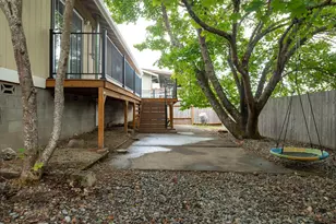 1888 NE Beacon Dr, Grants Pass, OR 97526 - Photo 28