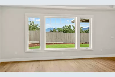 4090 Crystal Springs Drive, Medford, OR 97504 - Photo 14