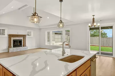 4090 Crystal Springs Drive, Medford, OR 97504 - Photo 12