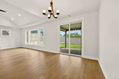4090 Crystal Springs Drive, Medford, OR 97504 - Photo 6