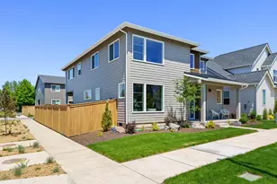 21134 NE Beall Dr, Bend, OR 97701 - Photo 2