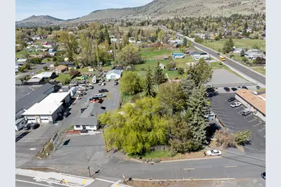 6039 S 6th Street, Klamath Falls, OR 97603 - Photo 2