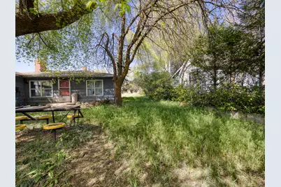 6039 S 6th Street, Klamath Falls, OR 97603 - Photo 8
