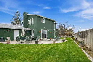1551 SW Parkway Dr, Redmond, OR 97756 - Photo 38