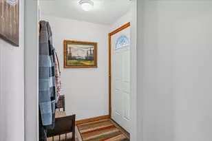 1551 SW Parkway Dr, Redmond, OR 97756 - Photo 4