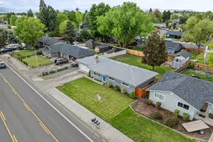 2423 Delta Waters Rd, Medford, OR 97504 - Photo 24