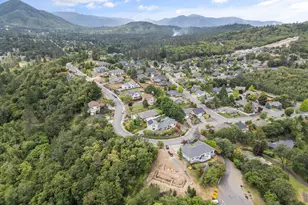 1553 Panoramic Loop, Grants Pass, OR 97527 - Photo 34