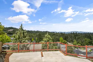 1553 Panoramic Loop, Grants Pass, OR 97527 - Photo 2