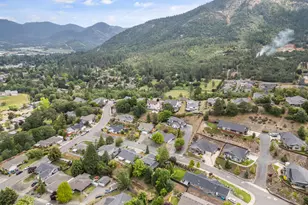 1553 Panoramic Loop, Grants Pass, OR 97527 - Photo 36
