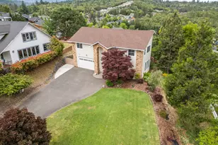 1553 Panoramic Loop, Grants Pass, OR 97527 - Photo 40