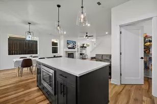 60903 SE Epic Pl, Bend, OR 97702 - Photo 14