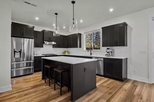 60903 SE Epic Pl, Bend, OR 97702 - Photo 12