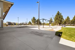 60903 SE Epic Pl, Bend, OR 97702 - Photo 48
