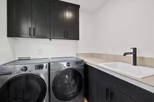 60903 SE Epic Pl, Bend, OR 97702 - Photo 28