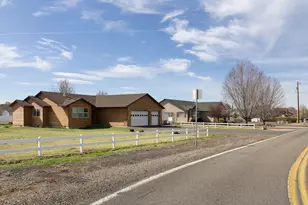 580 C Ave, Terrebonne, OR 97760 - Photo 2