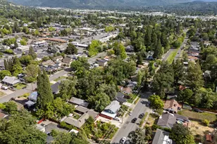 1341 NW Washington Blvd, Grants Pass, OR 97526 - Photo 54