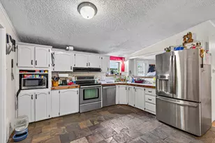 14305 Meadowbrook Ct, Klamath Falls, OR 97601 - Photo 10