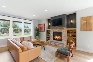 63557 Overtree Rd, Bend, OR 97701 - Photo 10