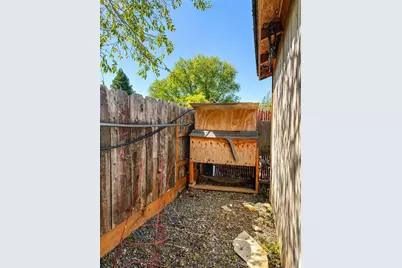107 N 1st Street, Talent, OR 97540 - Photo 34